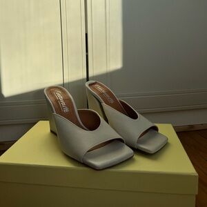 Cutest l’intervalle white heels. Perfect for vacation wardrobe & spring outfits